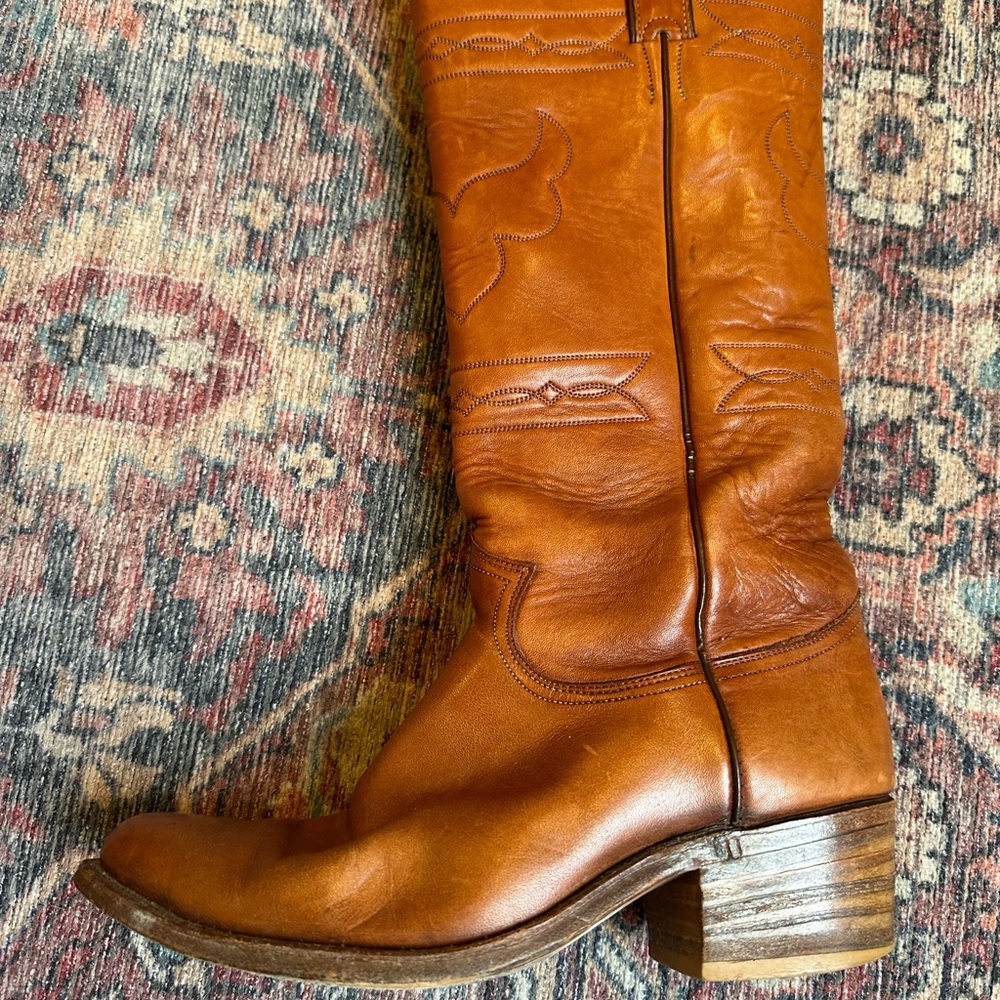 Justin leather cowboy boots like new size 9